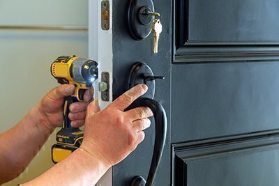 The Keys to Hiring a Good Locksmith image